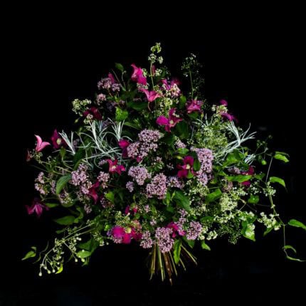 Pink Delight Blumenstrauß aus Clematis