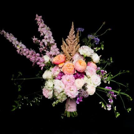 sommerlicher, asymmetrischer Brautstrauß Blooming Symphony Blumen online bestellen Göttingen