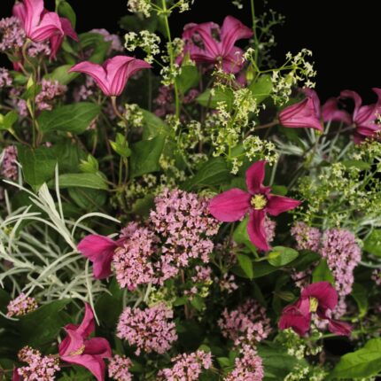 Großer lockerer Blumenstrauß in Pink, Rosa und frischem Grün