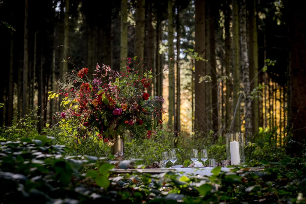 Woodland Romance: Florales Gestaltungskonzept